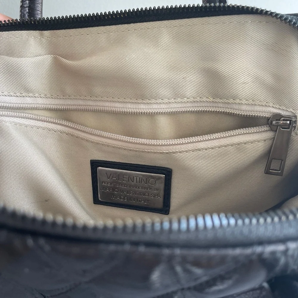 ❗️SOLD❗️ VALENTINO Diamond GIGI Satchel Bag - Picture 13 of 13